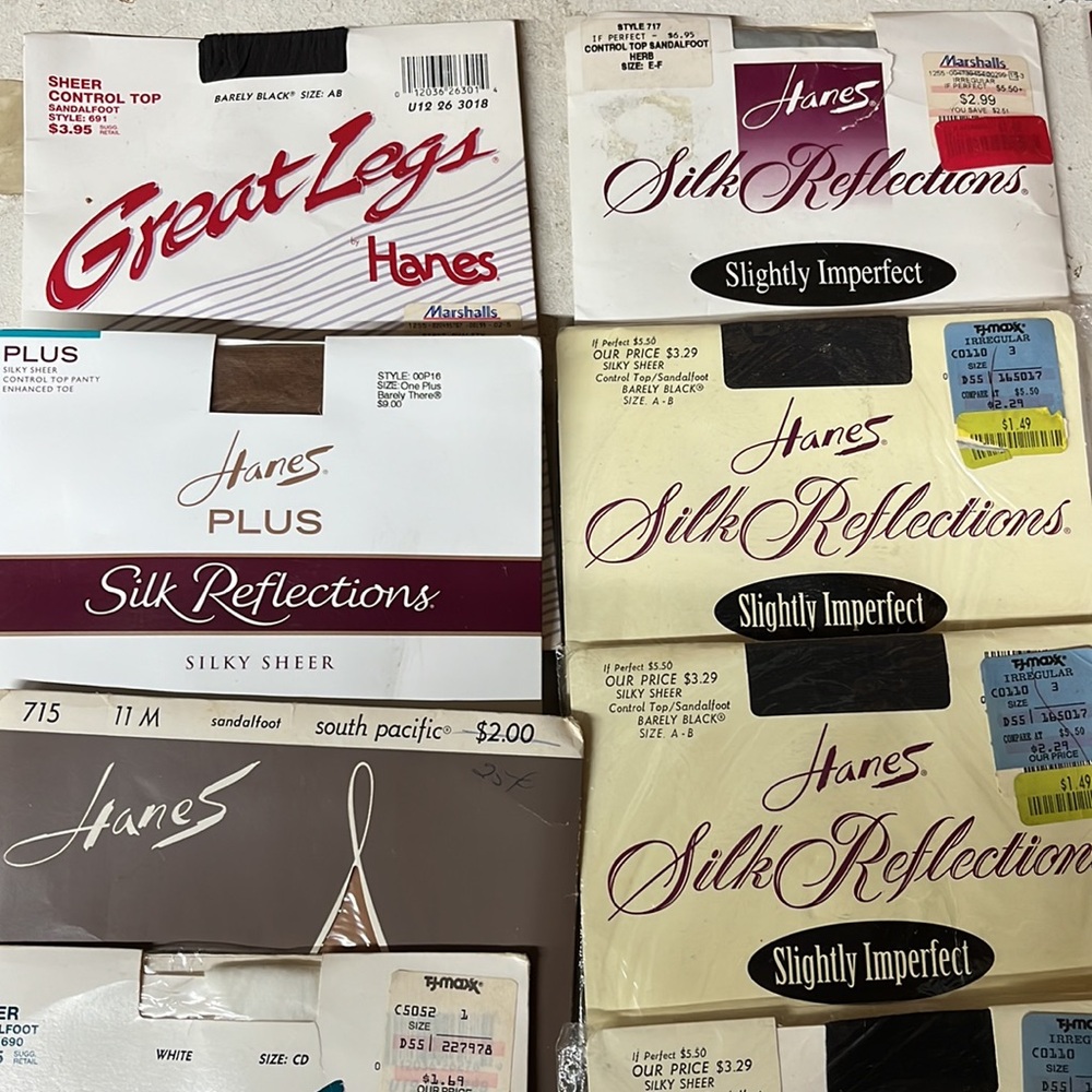 Lot of 23 Vintage Hanes Pantyhose mixed sizes - Picture 2 of 8